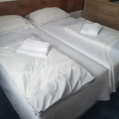 Apartmán U Struhařovského Rybníka *